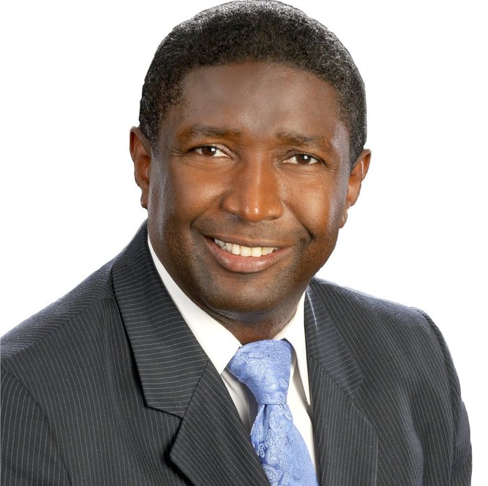 Pòtrè Dale V.C. Holness