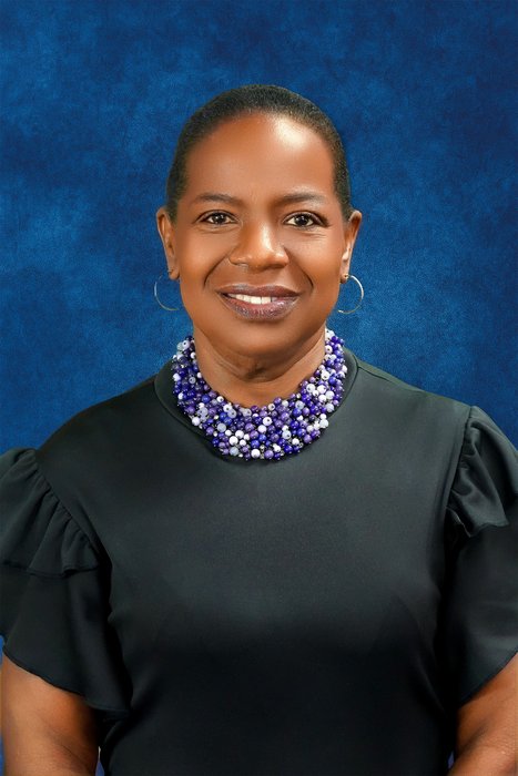 Pòtrè Natasha L. Ervin